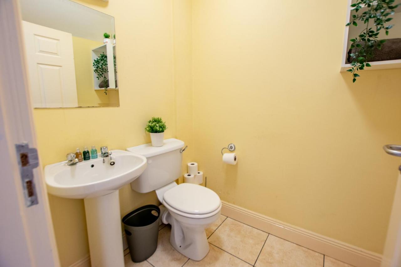 126 - Gort Na Coiribe 4 Bedroom Duplex, By Shortstays ゴールウェイ エクステリア 写真
