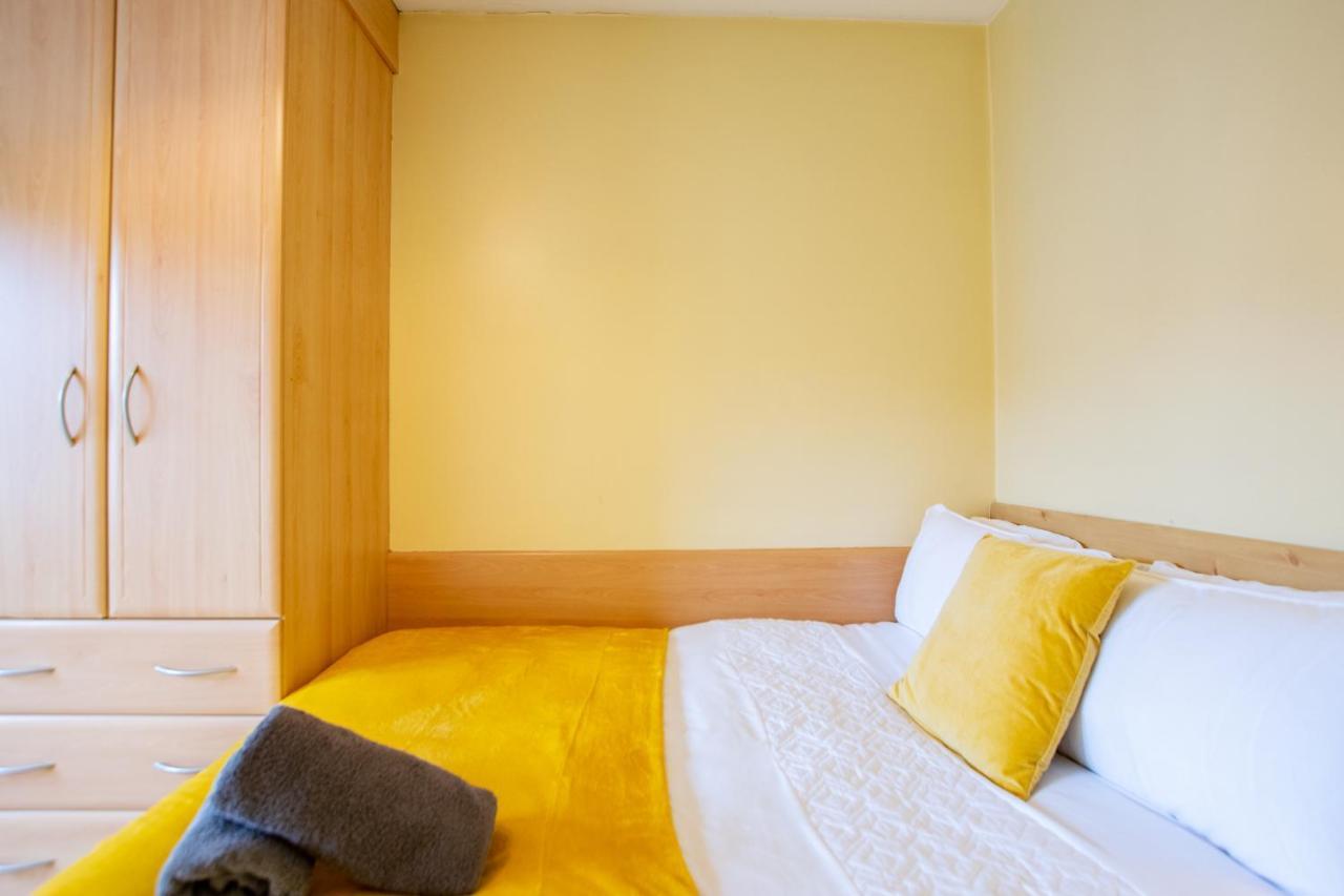 126 - Gort Na Coiribe 4 Bedroom Duplex, By Shortstays ゴールウェイ エクステリア 写真