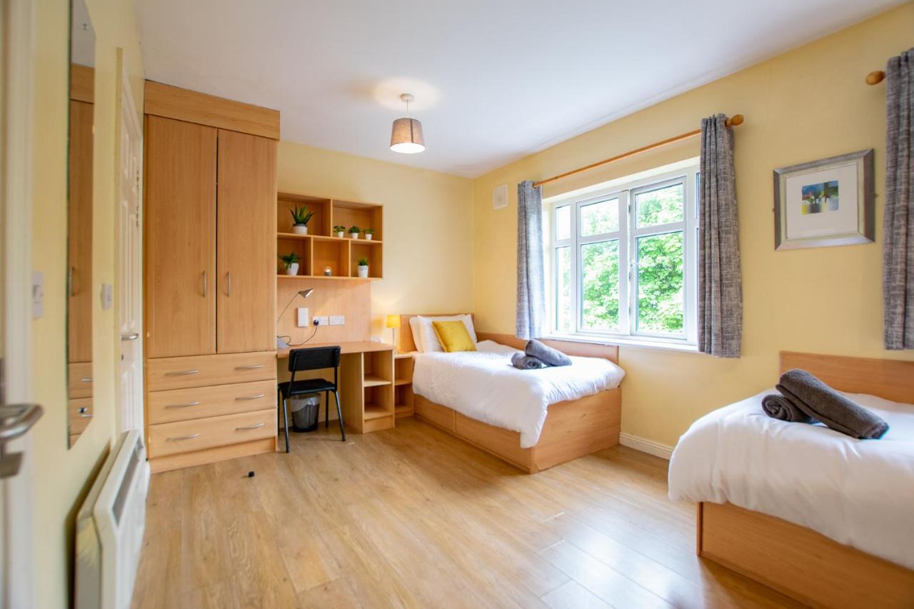 126 - Gort Na Coiribe 4 Bedroom Duplex, By Shortstays ゴールウェイ エクステリア 写真